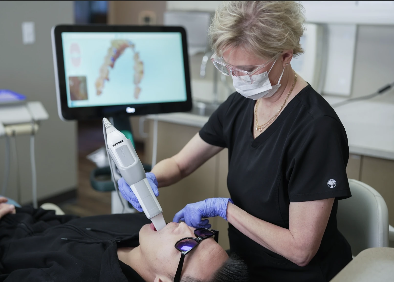 Dentist in Kingsburg CA, Dental Implants and Cosmetic Dentistry 93631|iTero Dental Imaging