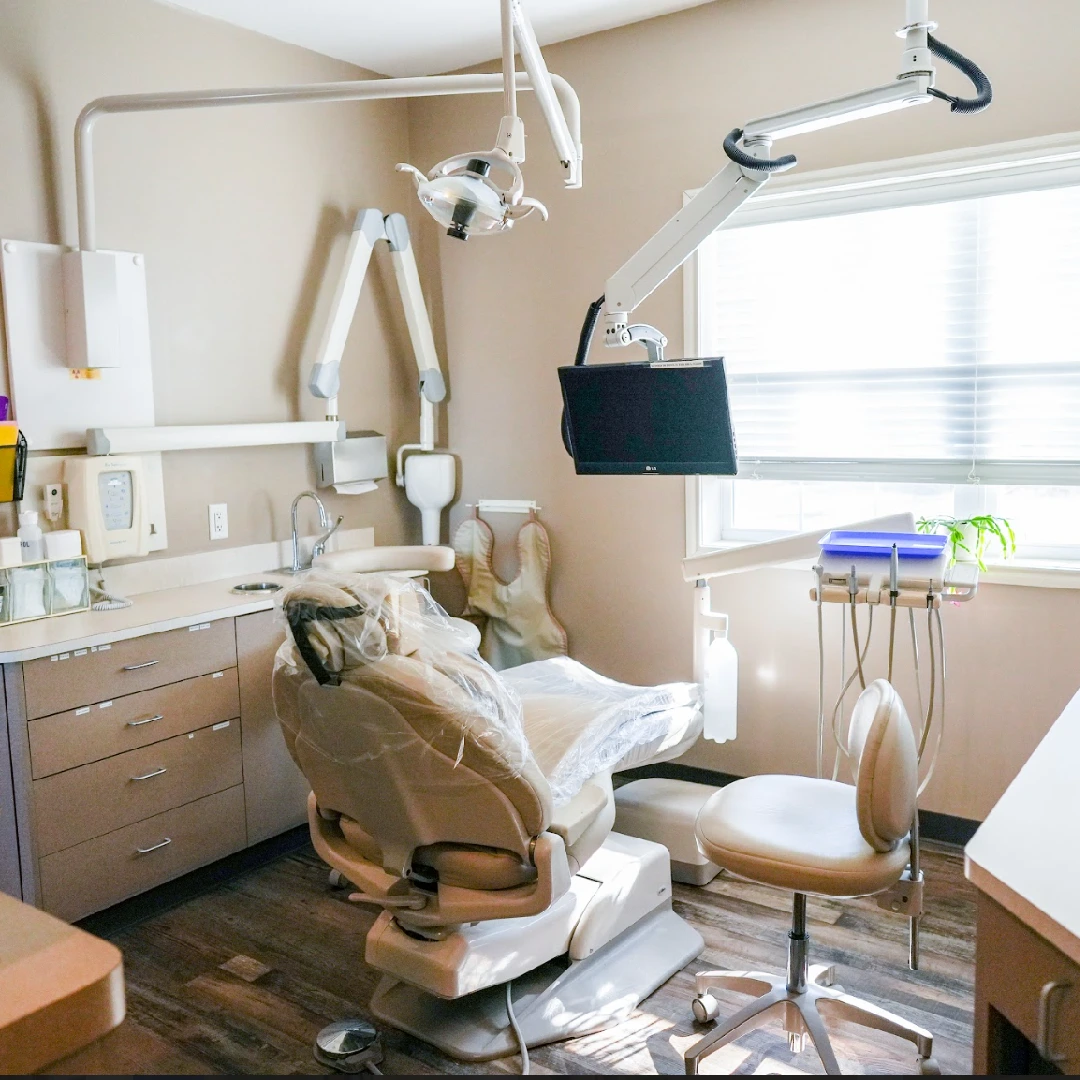 Dentist in Kingsburg CA, Dental Implants and Cosmetic Dentistry 93631 | About Us